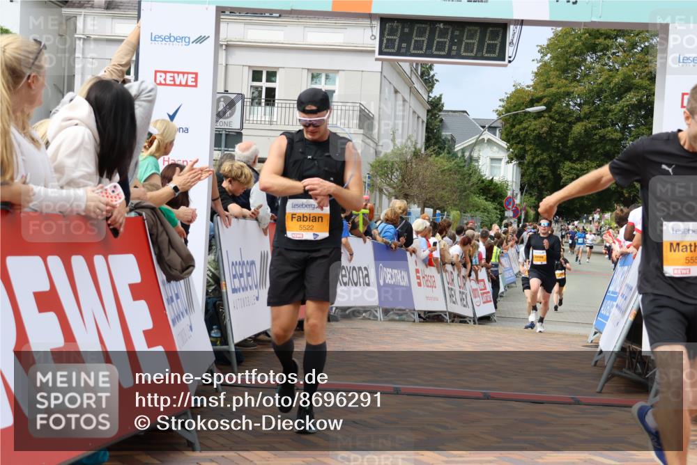 31.08.2025 - 21. Blankeneser Heldenlauf Strokosch-Dieckow http://msf.ph/oto/8696291 31.08.2025 12:22:38 Ziel 5556, 5521, 5828, 5522, 4166, 4098, 4282 meine-sportfotos.de