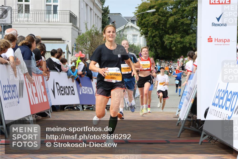 31.08.2025 - 21. Blankeneser Heldenlauf Strokosch-Dieckow http://msf.ph/oto/8696292 31.08.2025 12:27:38 Ziel 5121, 5403, 5564, 5742, 4143 meine-sportfotos.de
