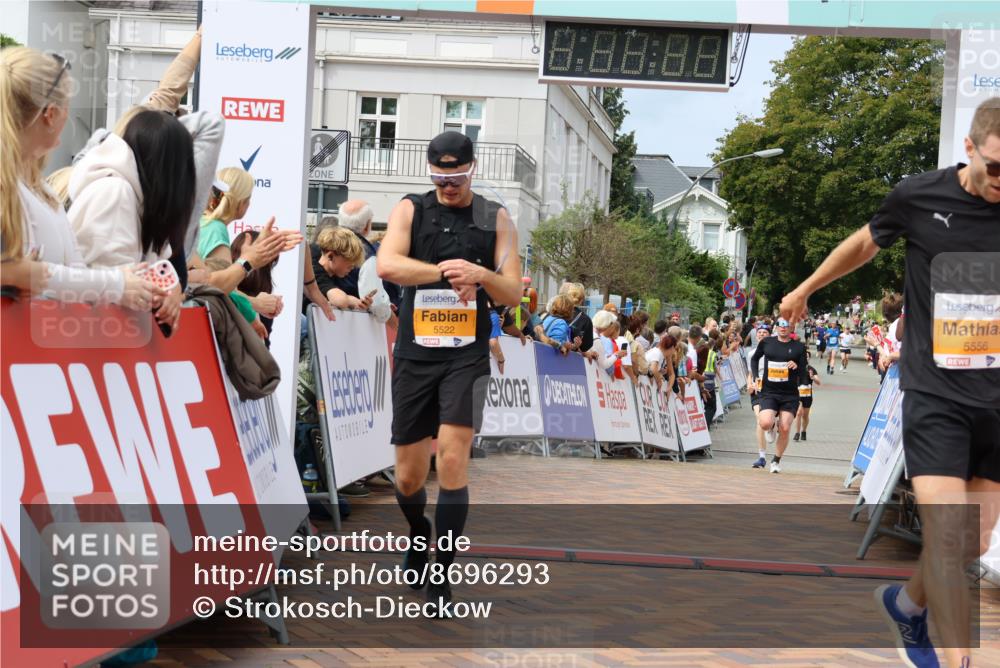 31.08.2025 - 21. Blankeneser Heldenlauf Strokosch-Dieckow http://msf.ph/oto/8696293 31.08.2025 12:22:38 Ziel 5556, 5521, 5828, 5522, 4166, 4098, 4282 meine-sportfotos.de