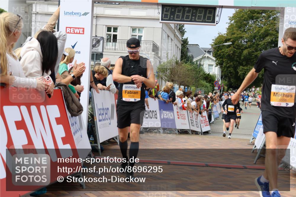 31.08.2025 - 21. Blankeneser Heldenlauf Strokosch-Dieckow http://msf.ph/oto/8696295 31.08.2025 12:22:38 Ziel 5556, 5521, 5828, 5522, 4166, 4098, 4282 meine-sportfotos.de