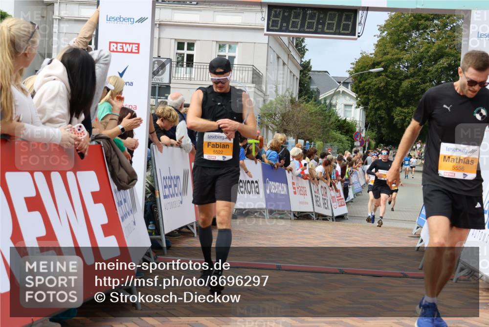31.08.2025 - 21. Blankeneser Heldenlauf Strokosch-Dieckow http://msf.ph/oto/8696297 31.08.2025 12:22:38 Ziel 5556, 5521, 5828, 5522, 4166, 4098, 4282 meine-sportfotos.de