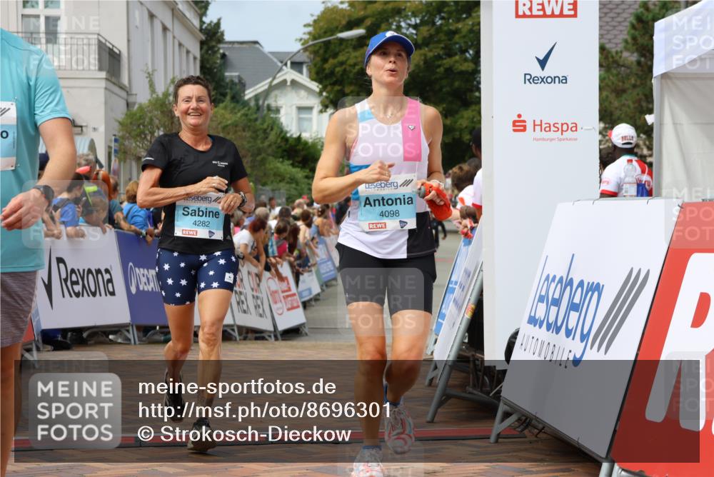31.08.2025 - 21. Blankeneser Heldenlauf Strokosch-Dieckow http://msf.ph/oto/8696301 31.08.2025 12:22:34 Ziel 5556, 5522, 4166, 4056, 4098, 4282 meine-sportfotos.de