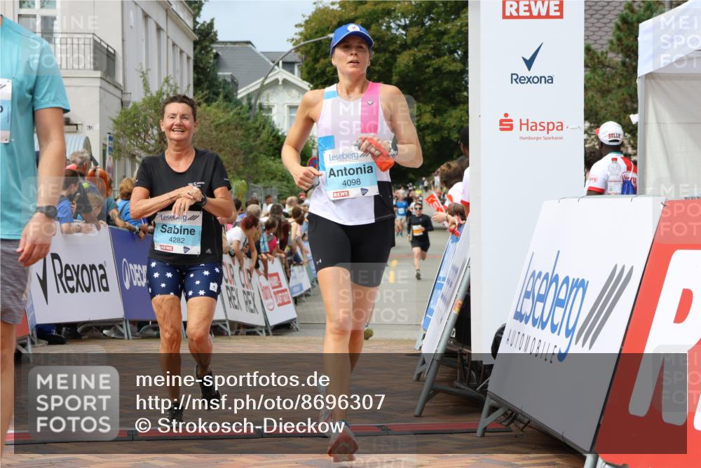 31.08.2025 - 21. Blankeneser Heldenlauf Strokosch-Dieckow http://msf.ph/oto/8696307 31.08.2025 12:22:34 Ziel 5556, 5522, 4166, 4056, 4098, 4282 meine-sportfotos.de