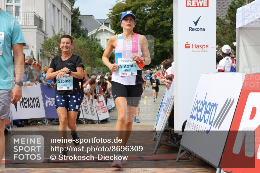 31.08.2025 - 21. Blankeneser Heldenlauf Strokosch-Dieckow http://msf.ph/oto/8696309 31.08.2025 12:22:33 Ziel 5556, 5522, 4166, 4056, 4098, 4282 meine-sportfotos.de
