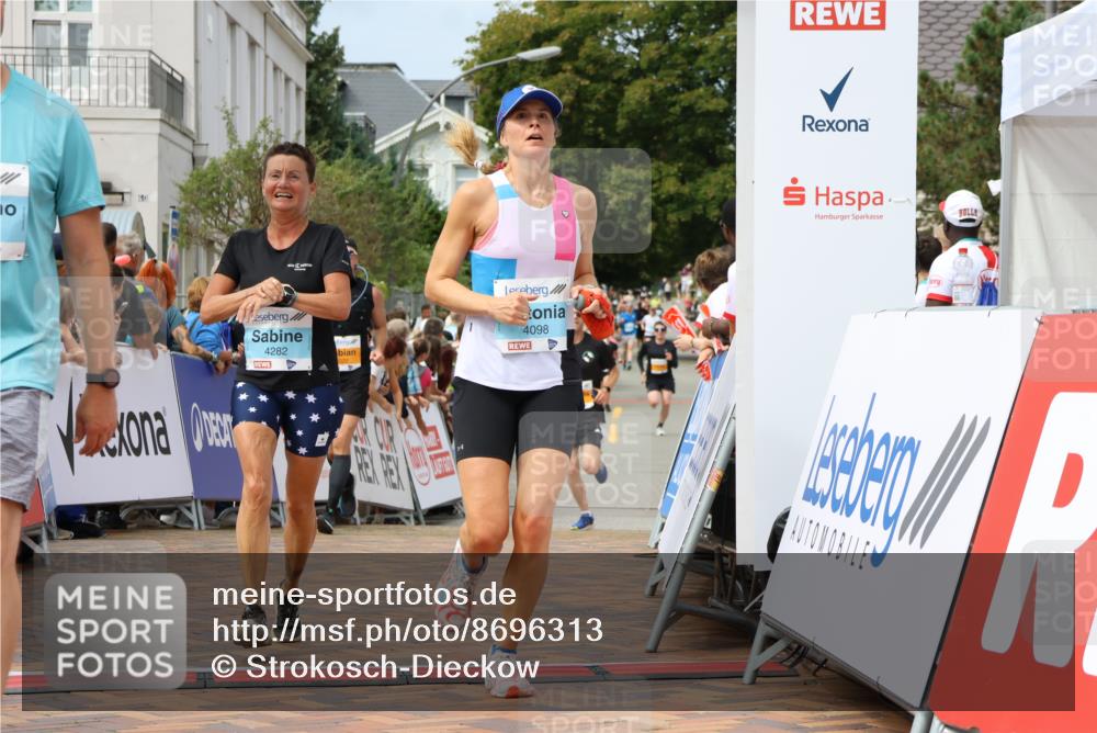 31.08.2025 - 21. Blankeneser Heldenlauf Strokosch-Dieckow http://msf.ph/oto/8696313 31.08.2025 12:22:33 Ziel 5556, 5522, 4166, 4056, 4098, 4282 meine-sportfotos.de