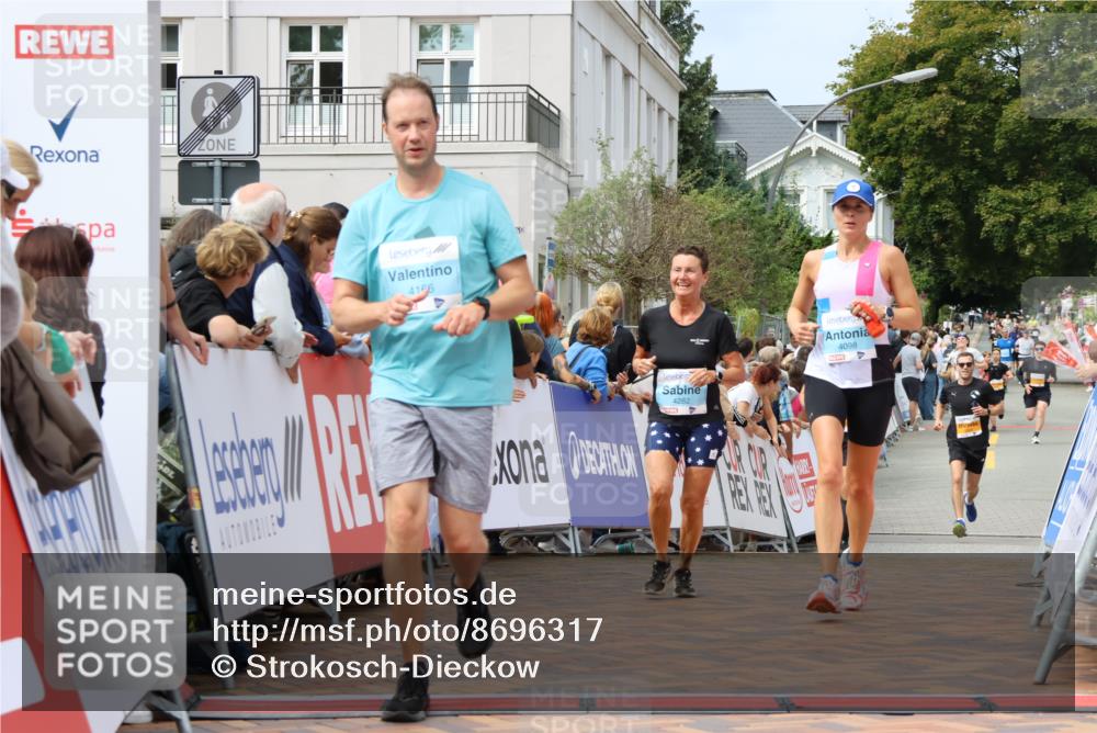 31.08.2025 - 21. Blankeneser Heldenlauf Strokosch-Dieckow http://msf.ph/oto/8696317 31.08.2025 12:22:32 Ziel 5556, 5522, 4166, 4056, 4098, 4282 meine-sportfotos.de