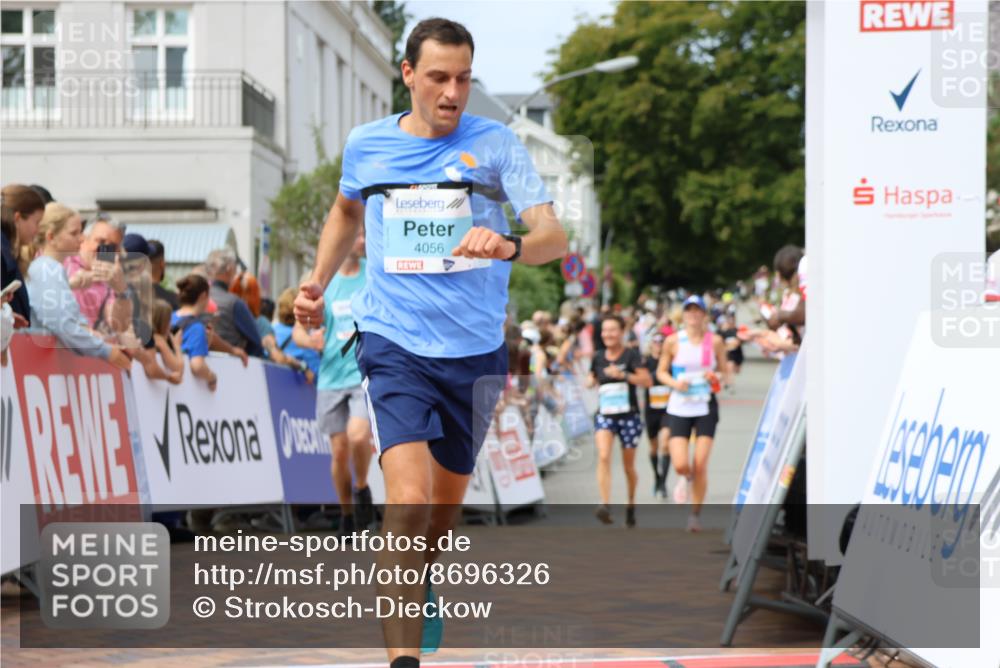 31.08.2025 - 21. Blankeneser Heldenlauf Strokosch-Dieckow http://msf.ph/oto/8696326 31.08.2025 12:22:29 Ziel 5624, 5207, 4166, 4056, 4098, 4282 meine-sportfotos.de