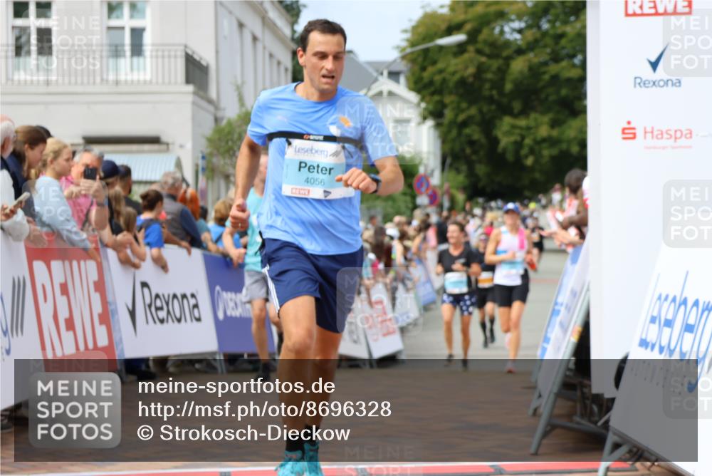 31.08.2025 - 21. Blankeneser Heldenlauf Strokosch-Dieckow http://msf.ph/oto/8696328 31.08.2025 12:22:29 Ziel 5624, 5207, 4166, 4056, 4098, 4282 meine-sportfotos.de