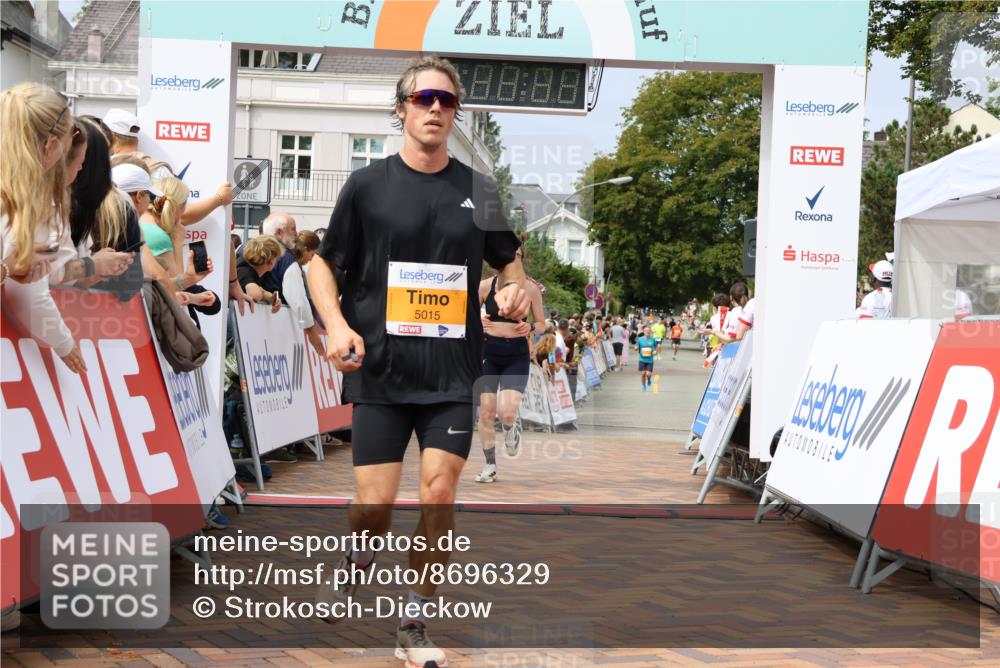 31.08.2025 - 21. Blankeneser Heldenlauf Strokosch-Dieckow http://msf.ph/oto/8696329 31.08.2025 12:27:04 Ziel 5065, 5274, 5275, 5015, 5291, 5818, 5819 meine-sportfotos.de