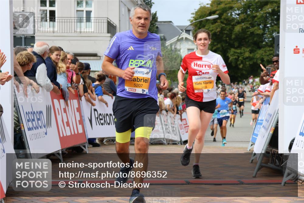 31.08.2025 - 21. Blankeneser Heldenlauf Strokosch-Dieckow http://msf.ph/oto/8696352 31.08.2025 12:22:24 Ziel 5624, 5207, 4056, 4178 meine-sportfotos.de