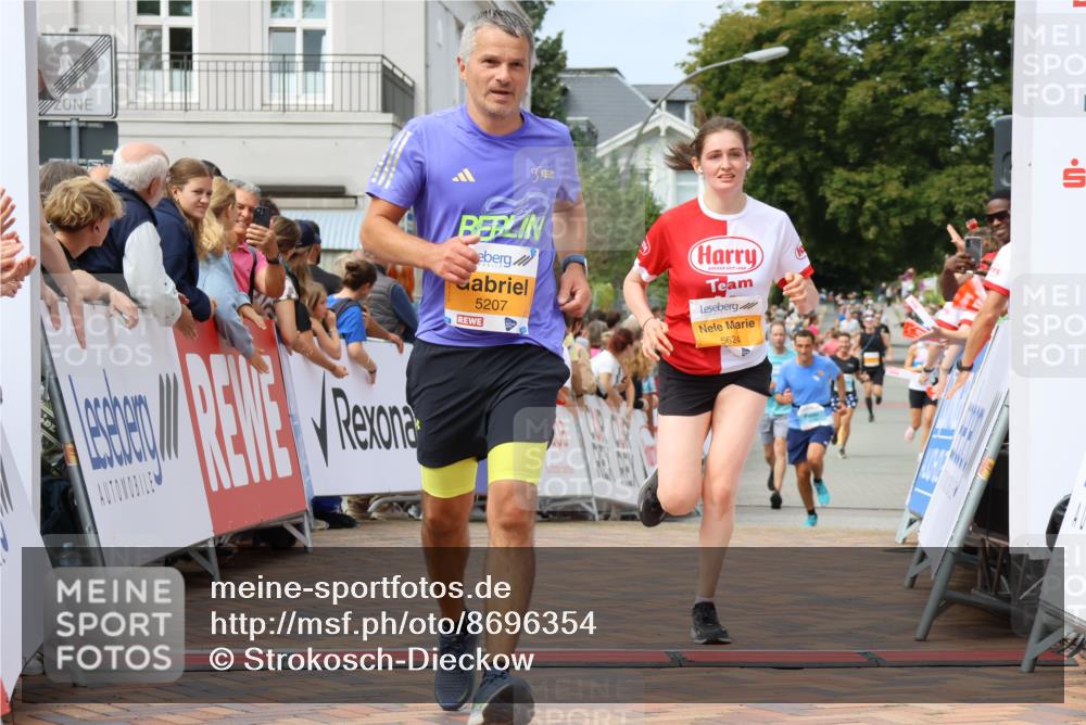 31.08.2025 - 21. Blankeneser Heldenlauf Strokosch-Dieckow http://msf.ph/oto/8696354 31.08.2025 12:22:24 Ziel 5624, 5207, 4056, 4178 meine-sportfotos.de
