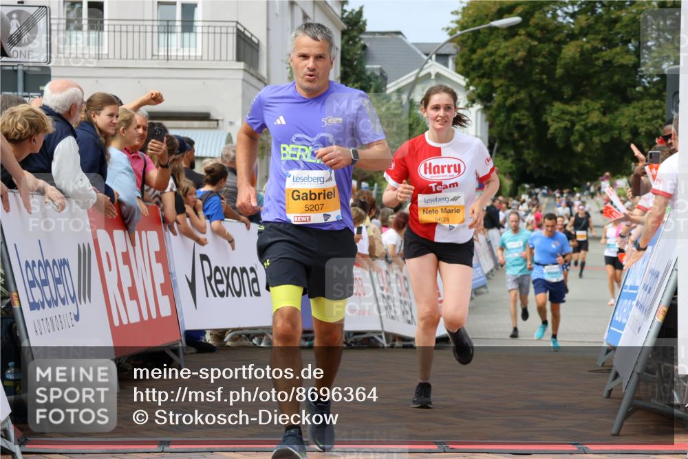 31.08.2025 - 21. Blankeneser Heldenlauf Strokosch-Dieckow http://msf.ph/oto/8696364 31.08.2025 12:22:24 Ziel 5624, 5207, 4056, 4178 meine-sportfotos.de