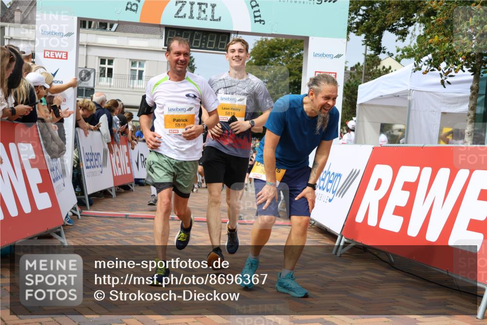 31.08.2025 - 21. Blankeneser Heldenlauf Strokosch-Dieckow http://msf.ph/oto/8696367 31.08.2025 12:27:00 Ziel 5065, 5274, 5275, 5664, 5015, 5291, 5818, 5819 meine-sportfotos.de