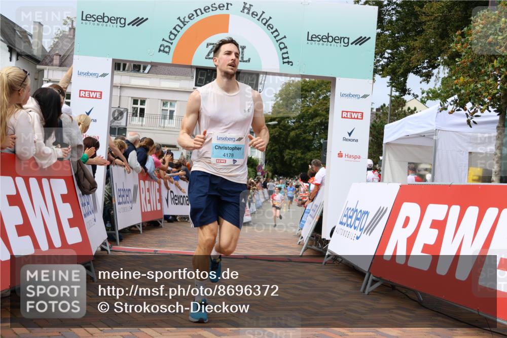 31.08.2025 - 21. Blankeneser Heldenlauf Strokosch-Dieckow http://msf.ph/oto/8696372 31.08.2025 12:22:19 Ziel 5624, 5207, 4178 meine-sportfotos.de