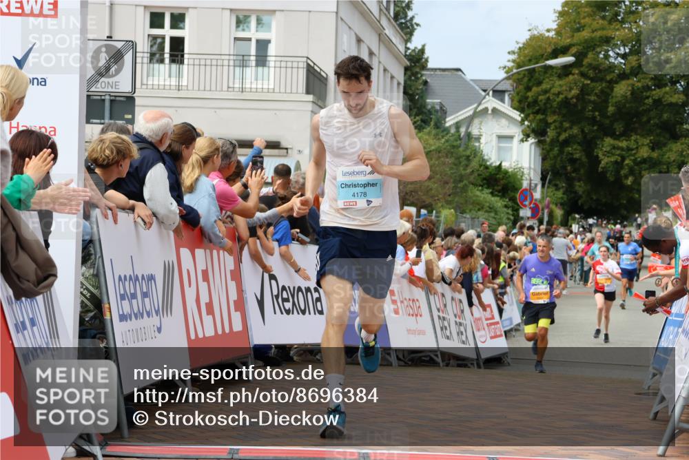 31.08.2025 - 21. Blankeneser Heldenlauf Strokosch-Dieckow http://msf.ph/oto/8696384 31.08.2025 12:22:18 Ziel 4178 meine-sportfotos.de