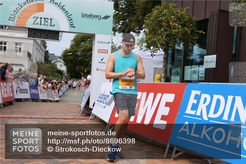 31.08.2025 - 21. Blankeneser Heldenlauf Strokosch-Dieckow http://msf.ph/oto/8696398 31.08.2025 12:22:07 Ziel 5469, 5622, 4281 meine-sportfotos.de