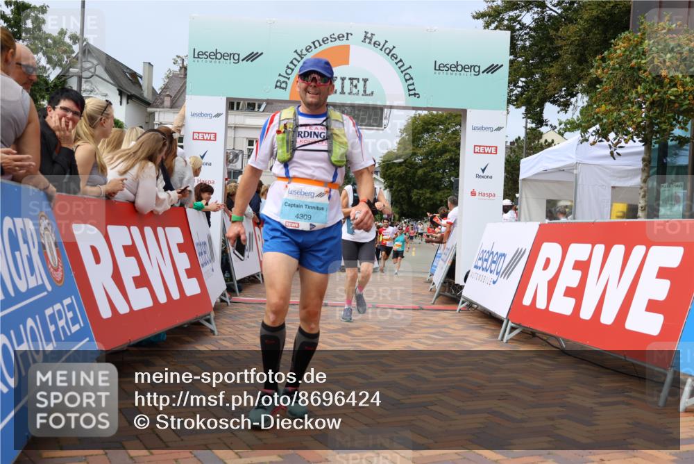 31.08.2025 - 21. Blankeneser Heldenlauf Strokosch-Dieckow http://msf.ph/oto/8696424 31.08.2025 12:22:01 Ziel 5003, 5469, 5622, 4244, 4396, 4412, 4281, 4309 meine-sportfotos.de