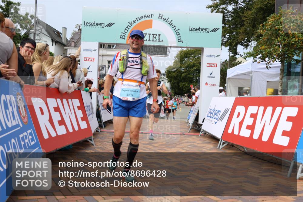 31.08.2025 - 21. Blankeneser Heldenlauf Strokosch-Dieckow http://msf.ph/oto/8696428 31.08.2025 12:22:01 Ziel 5003, 5469, 5622, 4244, 4396, 4412, 4281, 4309 meine-sportfotos.de