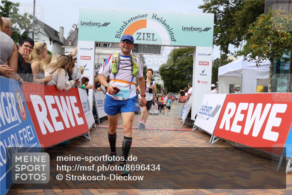 31.08.2025 - 21. Blankeneser Heldenlauf Strokosch-Dieckow http://msf.ph/oto/8696434 31.08.2025 12:22:01 Ziel 5003, 5469, 5622, 4244, 4396, 4412, 4281, 4309 meine-sportfotos.de