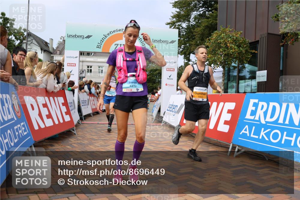 31.08.2025 - 21. Blankeneser Heldenlauf Strokosch-Dieckow http://msf.ph/oto/8696449 31.08.2025 12:21:59 Ziel 5003, 4244, 4396, 4412, 4034, 4281, 4309 meine-sportfotos.de