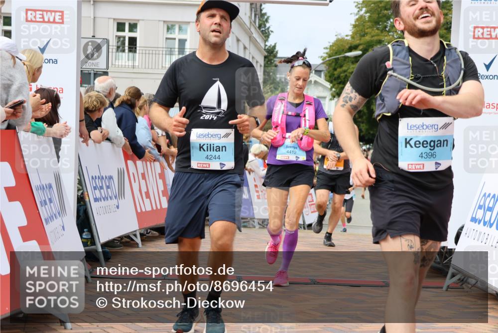 31.08.2025 - 21. Blankeneser Heldenlauf Strokosch-Dieckow http://msf.ph/oto/8696454 31.08.2025 12:21:56 Ziel 5003, 4244, 4396, 4412, 4034, 4281, 4309 meine-sportfotos.de