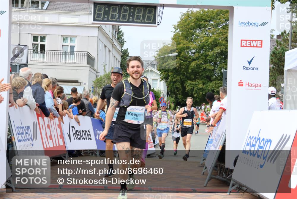 31.08.2025 - 21. Blankeneser Heldenlauf Strokosch-Dieckow http://msf.ph/oto/8696460 31.08.2025 12:21:55 Ziel 5003, 4244, 4396, 4412, 4034, 4309 meine-sportfotos.de