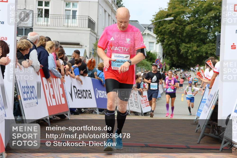 31.08.2025 - 21. Blankeneser Heldenlauf Strokosch-Dieckow http://msf.ph/oto/8696478 31.08.2025 12:21:52 Ziel 4244, 4396, 4412, 4308, 4034 meine-sportfotos.de