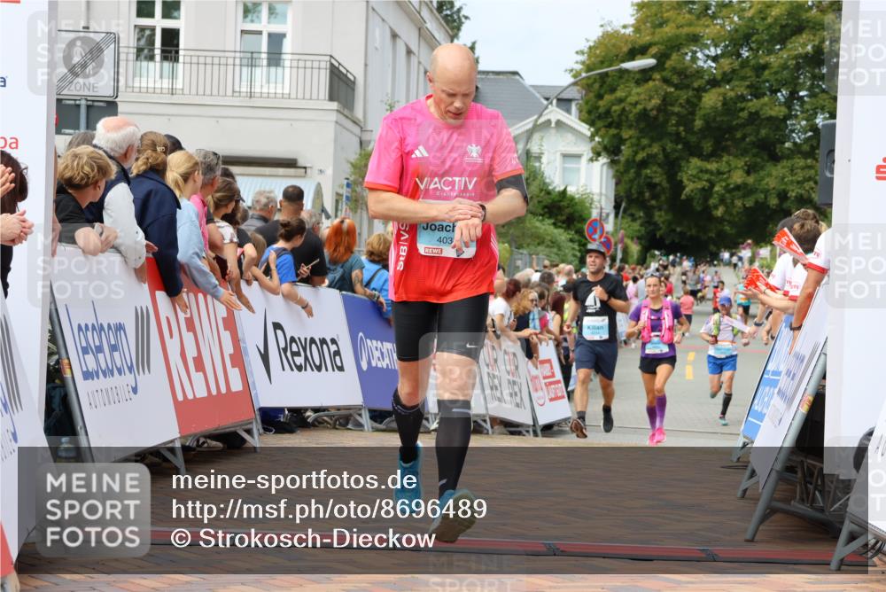 31.08.2025 - 21. Blankeneser Heldenlauf Strokosch-Dieckow http://msf.ph/oto/8696489 31.08.2025 12:21:52 Ziel 4244, 4396, 4412, 4308, 4034 meine-sportfotos.de