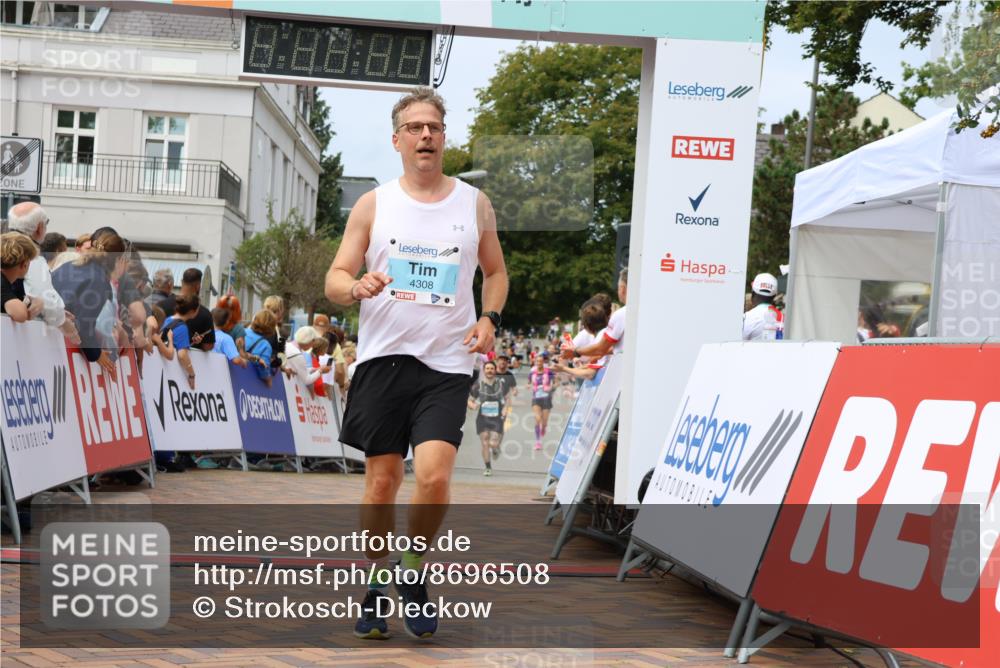 31.08.2025 - 21. Blankeneser Heldenlauf Strokosch-Dieckow http://msf.ph/oto/8696508 31.08.2025 12:21:48 Ziel 4308, 4034 meine-sportfotos.de