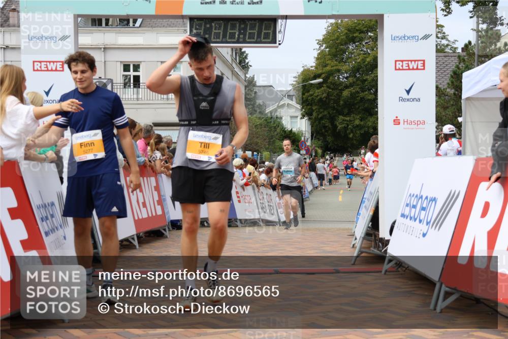 31.08.2025 - 21. Blankeneser Heldenlauf Strokosch-Dieckow http://msf.ph/oto/8696565 31.08.2025 12:21:24 Ziel 5277, 5746, 4337, 4142 meine-sportfotos.de