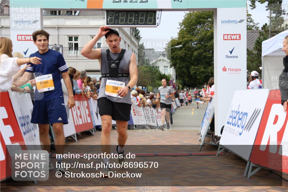 31.08.2025 - 21. Blankeneser Heldenlauf Strokosch-Dieckow http://msf.ph/oto/8696570 31.08.2025 12:21:24 Ziel 5277, 5746, 4337, 4142 meine-sportfotos.de