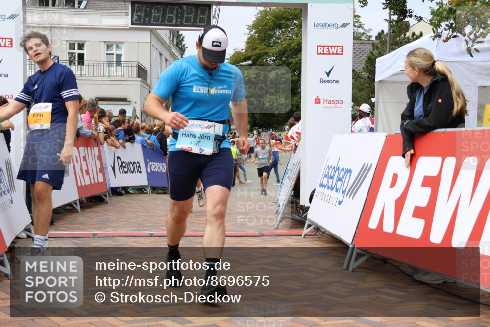 31.08.2025 - 21. Blankeneser Heldenlauf Strokosch-Dieckow http://msf.ph/oto/8696575 31.08.2025 12:21:22 Ziel 5277, 5746, 4337 meine-sportfotos.de