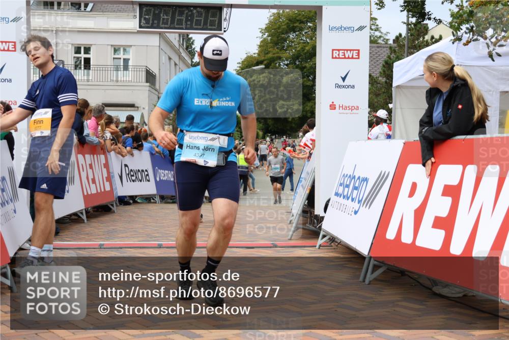 31.08.2025 - 21. Blankeneser Heldenlauf Strokosch-Dieckow http://msf.ph/oto/8696577 31.08.2025 12:21:21 Ziel 5277, 5746, 4337 meine-sportfotos.de