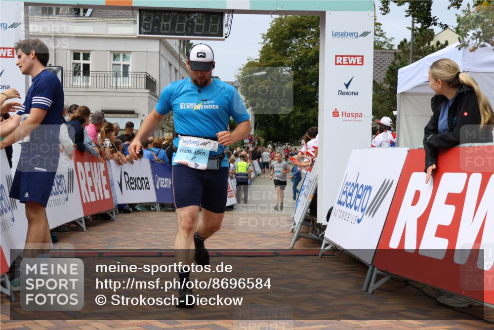 31.08.2025 - 21. Blankeneser Heldenlauf Strokosch-Dieckow http://msf.ph/oto/8696584 31.08.2025 12:21:21 Ziel 5277, 5746, 4337 meine-sportfotos.de
