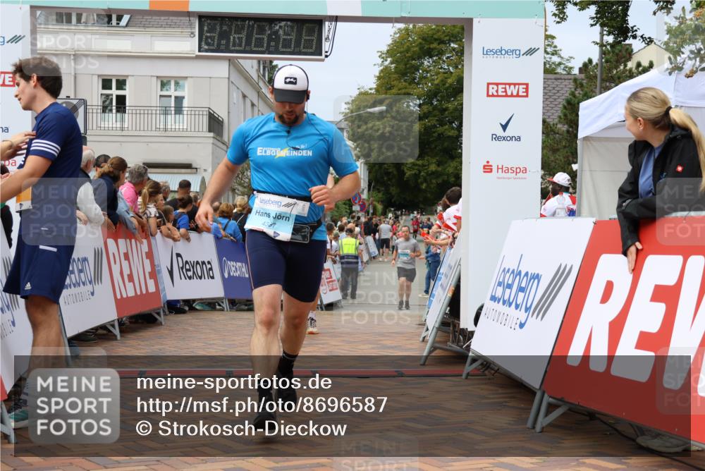 31.08.2025 - 21. Blankeneser Heldenlauf Strokosch-Dieckow http://msf.ph/oto/8696587 31.08.2025 12:21:21 Ziel 5277, 5746, 4337 meine-sportfotos.de