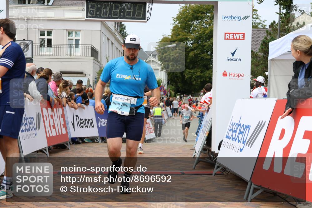 31.08.2025 - 21. Blankeneser Heldenlauf Strokosch-Dieckow http://msf.ph/oto/8696592 31.08.2025 12:21:21 Ziel 5277, 5746, 4337 meine-sportfotos.de