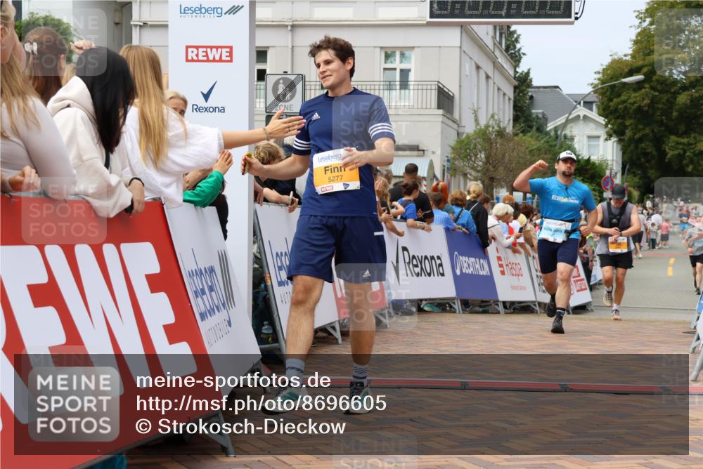 31.08.2025 - 21. Blankeneser Heldenlauf Strokosch-Dieckow http://msf.ph/oto/8696605 31.08.2025 12:21:19 Ziel 5277, 5746, 4337 meine-sportfotos.de