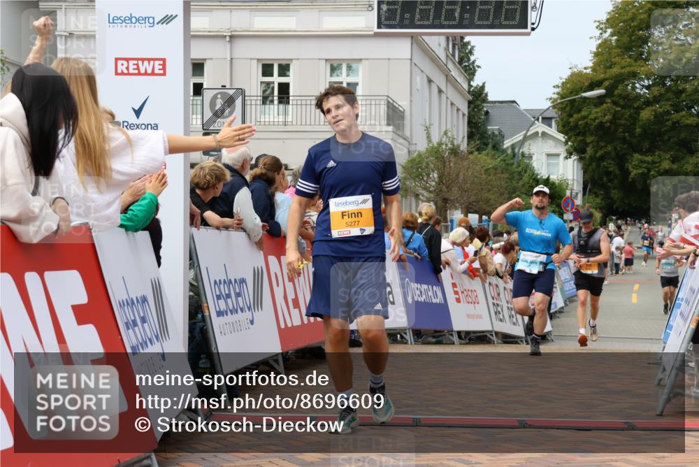 31.08.2025 - 21. Blankeneser Heldenlauf Strokosch-Dieckow http://msf.ph/oto/8696609 31.08.2025 12:21:18 Ziel 5277, 5746, 4337, 4215 meine-sportfotos.de