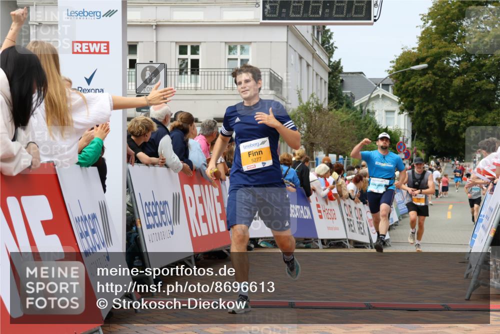 31.08.2025 - 21. Blankeneser Heldenlauf Strokosch-Dieckow http://msf.ph/oto/8696613 31.08.2025 12:21:18 Ziel 5277, 5746, 4337, 4215 meine-sportfotos.de