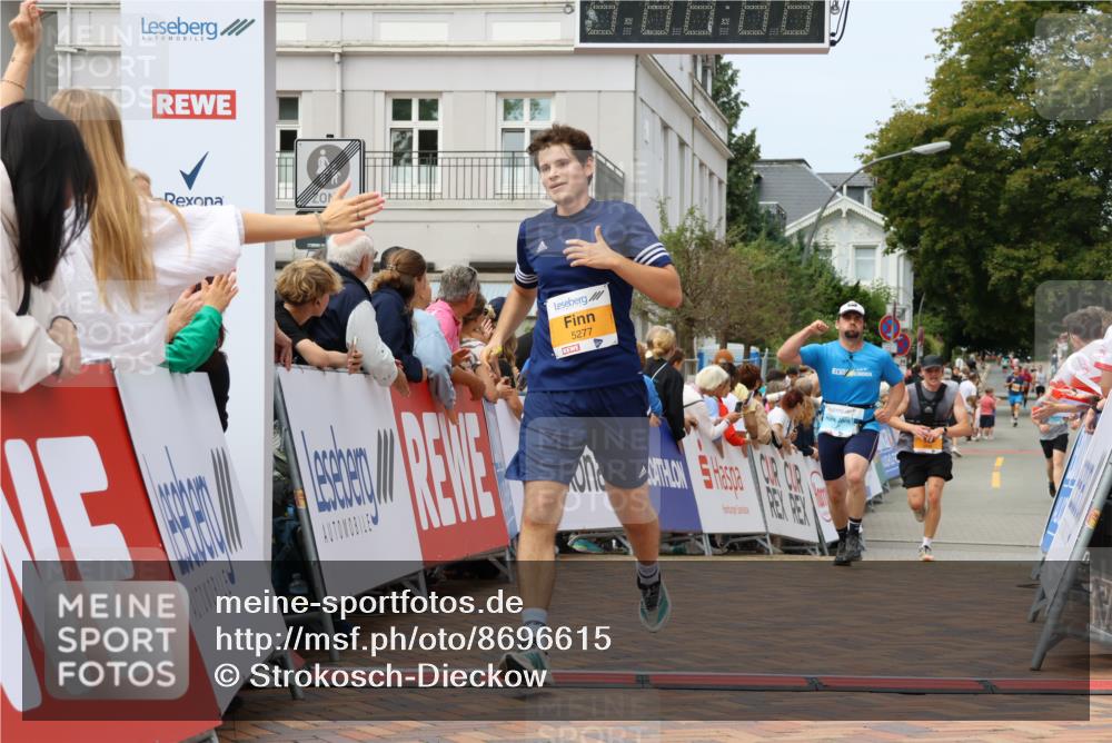 31.08.2025 - 21. Blankeneser Heldenlauf Strokosch-Dieckow http://msf.ph/oto/8696615 31.08.2025 12:21:18 Ziel 5277, 5746, 4337, 4215 meine-sportfotos.de