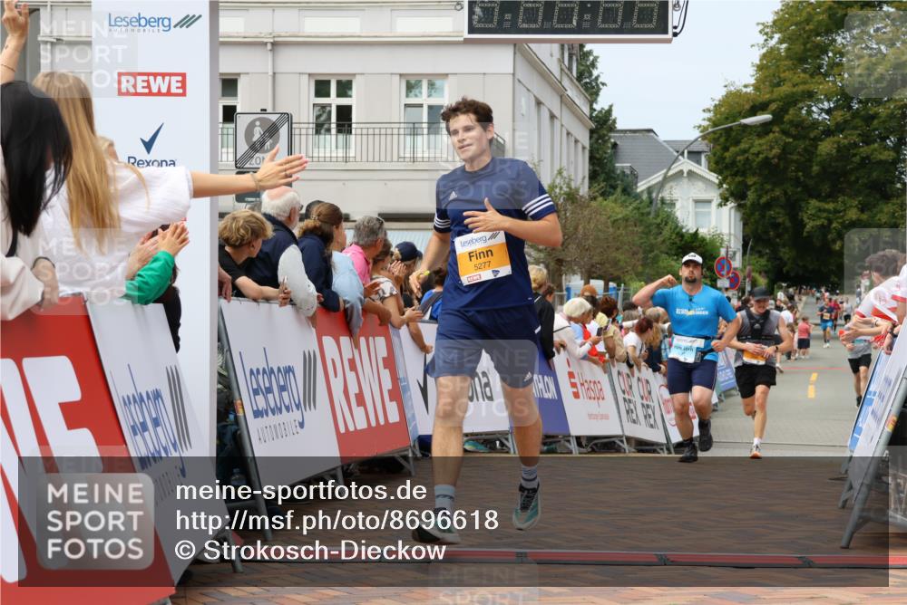 31.08.2025 - 21. Blankeneser Heldenlauf Strokosch-Dieckow http://msf.ph/oto/8696618 31.08.2025 12:21:18 Ziel 5277, 5746, 4337, 4215 meine-sportfotos.de