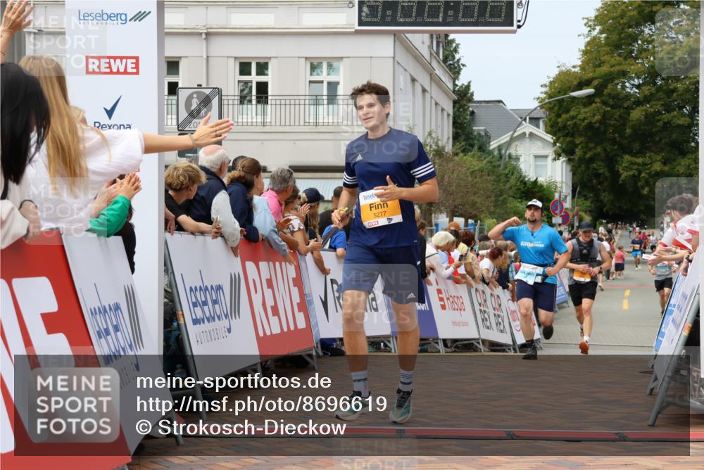 31.08.2025 - 21. Blankeneser Heldenlauf Strokosch-Dieckow http://msf.ph/oto/8696619 31.08.2025 12:21:18 Ziel 5277, 5746, 4337, 4215 meine-sportfotos.de