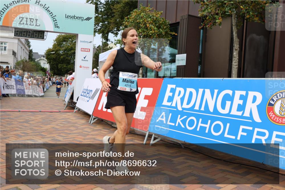 31.08.2025 - 21. Blankeneser Heldenlauf Strokosch-Dieckow http://msf.ph/oto/8696632 31.08.2025 12:21:13 Ziel 5277, 4242, 4215 meine-sportfotos.de