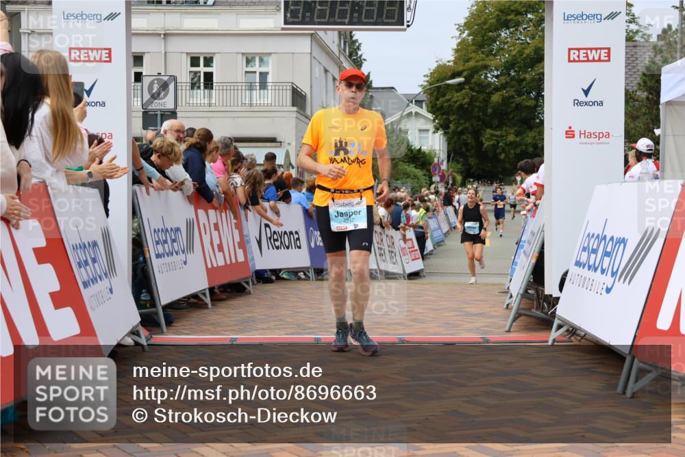 31.08.2025 - 21. Blankeneser Heldenlauf Strokosch-Dieckow http://msf.ph/oto/8696663 31.08.2025 12:21:06 Ziel 4346, 4242, 4215 meine-sportfotos.de