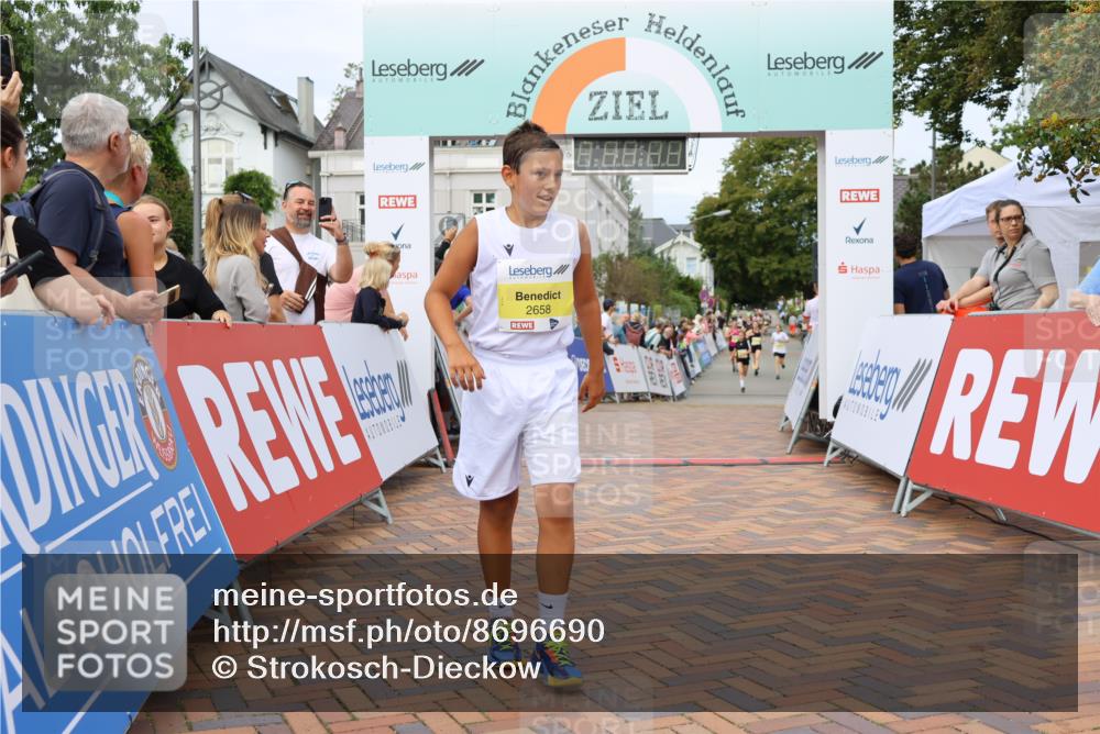 31.08.2025 - 21. Blankeneser Heldenlauf Strokosch-Dieckow http://msf.ph/oto/8696690 31.08.2025 10:33:07 Ziel 2104, 2122, 2433, 2658 meine-sportfotos.de