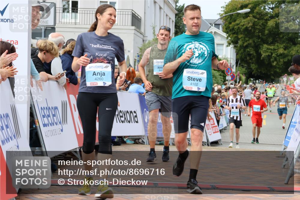 31.08.2025 - 21. Blankeneser Heldenlauf Strokosch-Dieckow http://msf.ph/oto/8696716 31.08.2025 12:20:38 Ziel 5527, 5350, 4275, 4274, 4413, 4260, 4102 meine-sportfotos.de