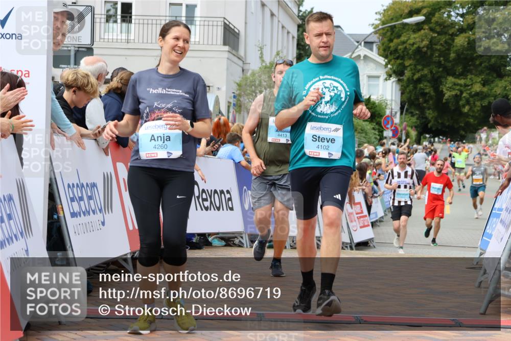 31.08.2025 - 21. Blankeneser Heldenlauf Strokosch-Dieckow http://msf.ph/oto/8696719 31.08.2025 12:20:37 Ziel 5350, 4275, 4274, 4413, 4260, 4102 meine-sportfotos.de