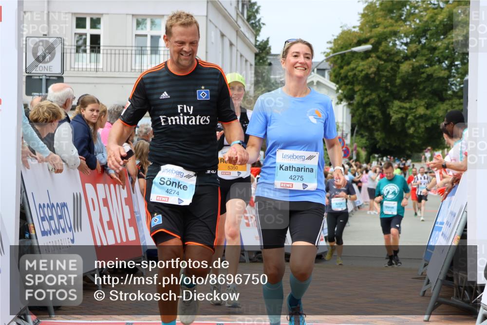 31.08.2025 - 21. Blankeneser Heldenlauf Strokosch-Dieckow http://msf.ph/oto/8696750 31.08.2025 12:20:31 Ziel 5350, 4275, 4274 meine-sportfotos.de