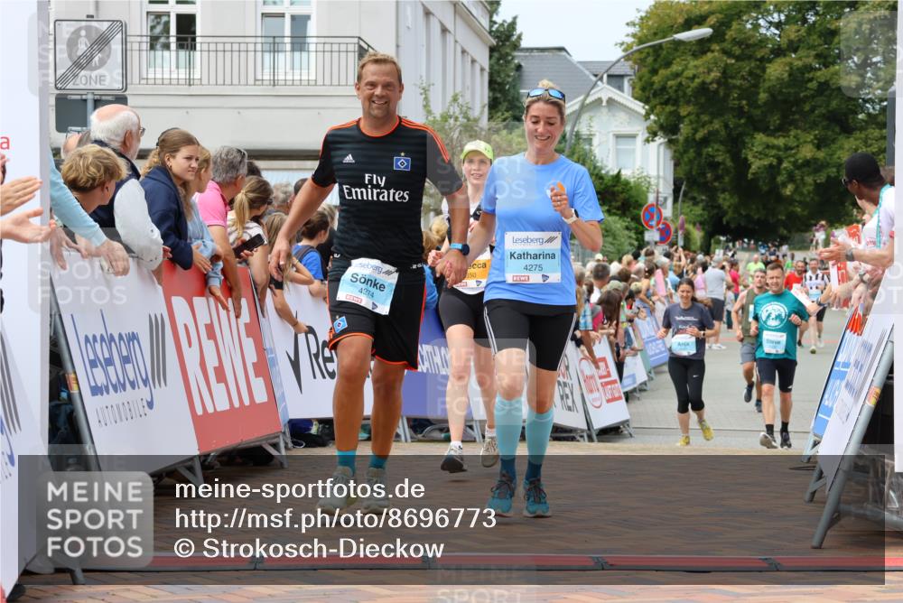 31.08.2025 - 21. Blankeneser Heldenlauf Strokosch-Dieckow http://msf.ph/oto/8696773 31.08.2025 12:20:30 Ziel 5350, 4275, 4274 meine-sportfotos.de