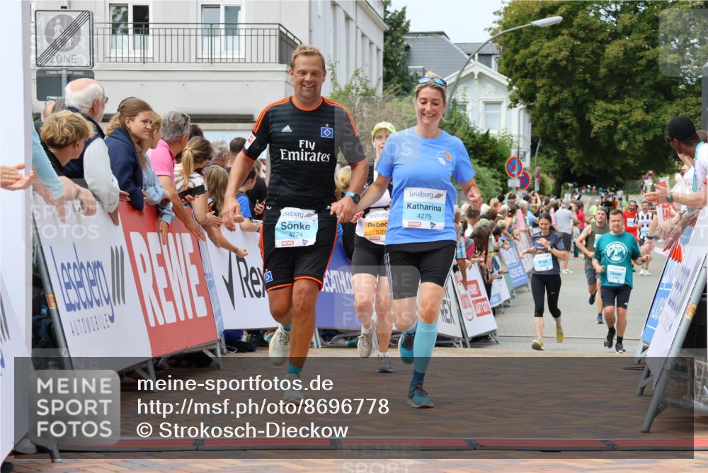 31.08.2025 - 21. Blankeneser Heldenlauf Strokosch-Dieckow http://msf.ph/oto/8696778 31.08.2025 12:20:30 Ziel 5350, 4275, 4274 meine-sportfotos.de
